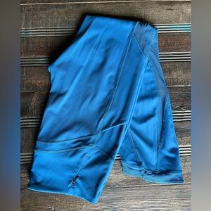 Lululemon Wunder Under Tight with lace and  pockets 25”